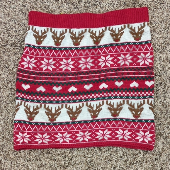 Forever 21 Dresses & Skirts - Forever 21 red brown festive Christmas reindeer knit mini skirt
